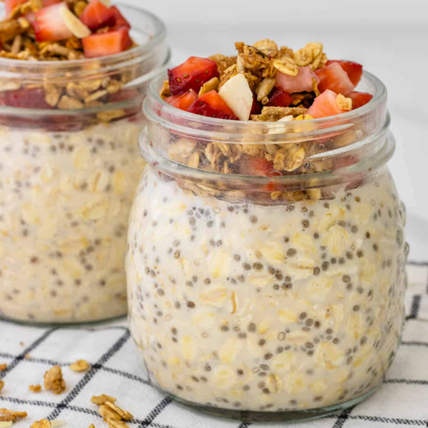 Overnight Oats with Fruit & Granola